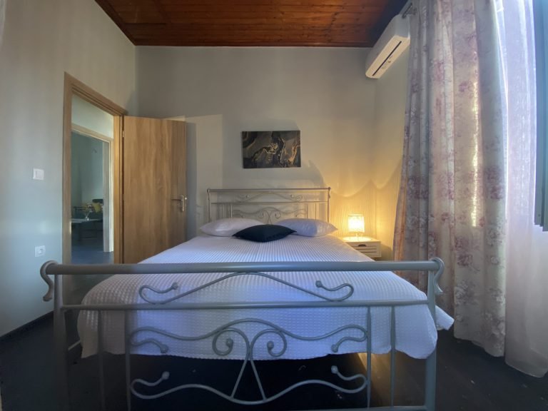 Second double bedroom, upper sea-view apartment, Aphrodite Apartments Mytikas